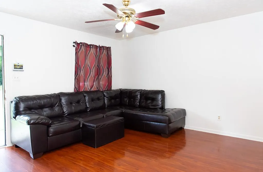 6205 Fieldcrest Dr — Photo 4