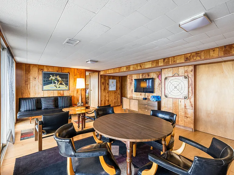 1310 Shore Dr — Photo 22