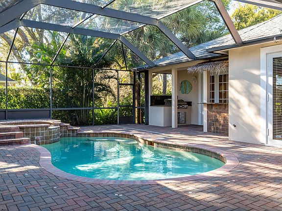 4th image of 210 Oak Hammock Ct SW