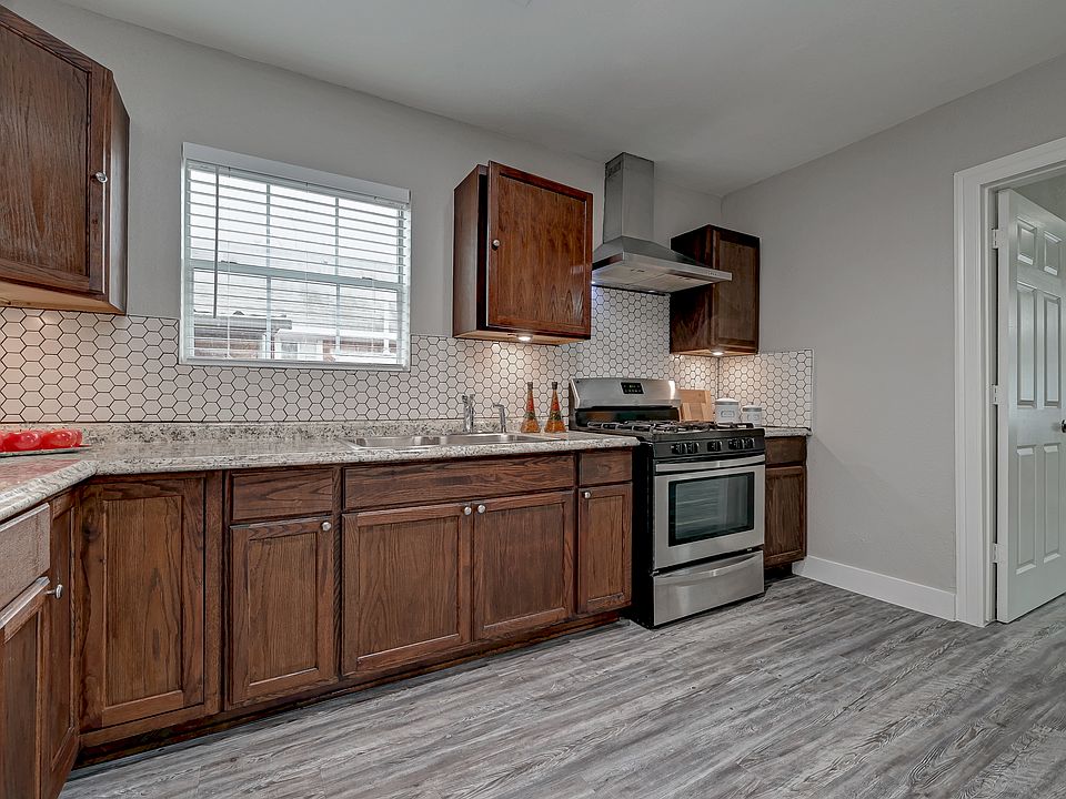 2nd image of 8014 Helmers St