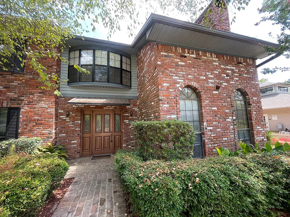 8923 Glenmora Dr