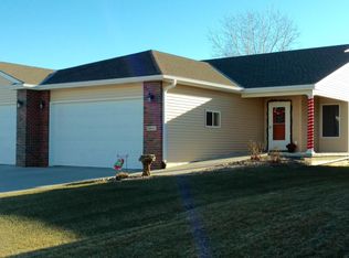 2041-2043 E 28th St, Fremont, NE 68025