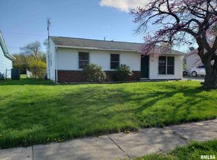2600 Willow Dr, Springfield, IL 62703