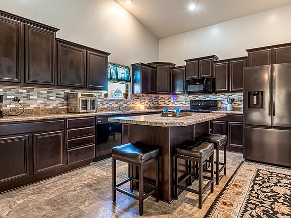 4th image of 1393 W Limestone Way