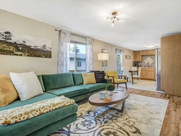 Living Room:

Open and vibrant floor plan