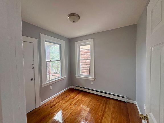 3rd image of 819 S 19th St Floor 2