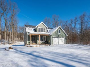 5240 Sherry Ln, Howell, MI 48855