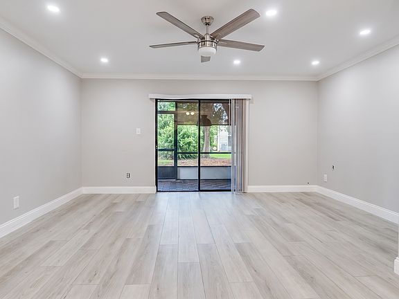2nd image of 121 Springwood Cir APT A