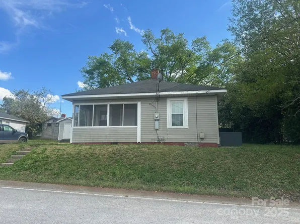 211 W 2nd St, Kershaw, SC 29067