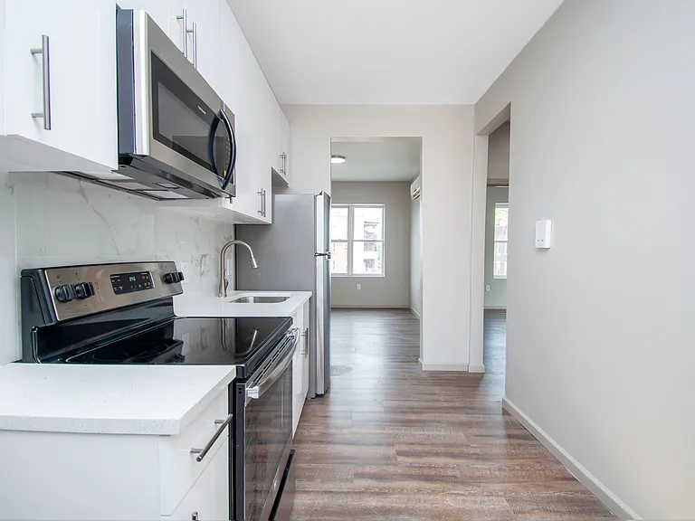 479 Farmington Ave #306 — Photo 3