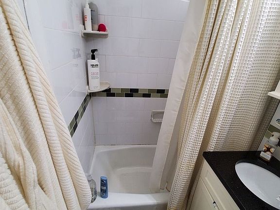 3rd image of 108 Macdougal St APT 2B