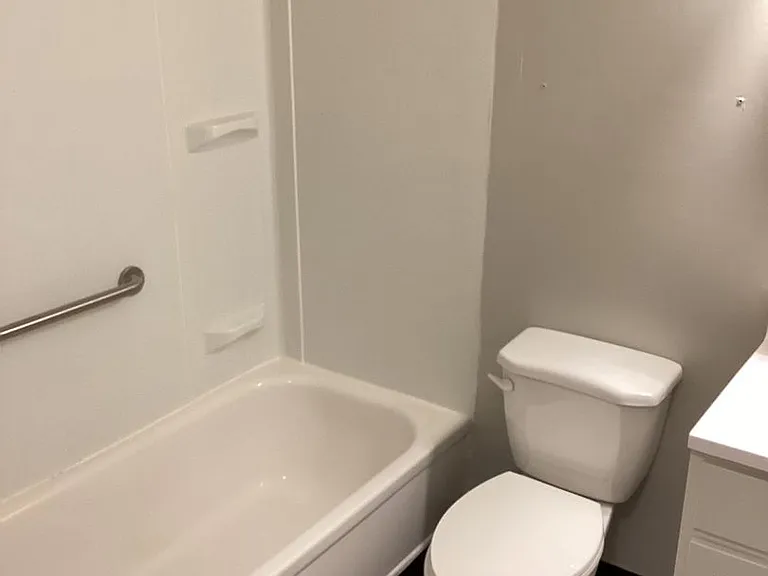 Richlawn Apartments — Photo 7