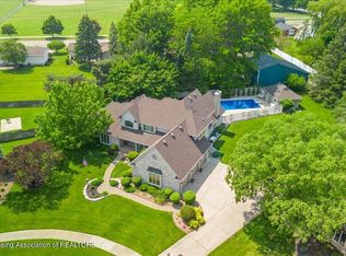 682 Parkview Cir, Saint Johns, MI