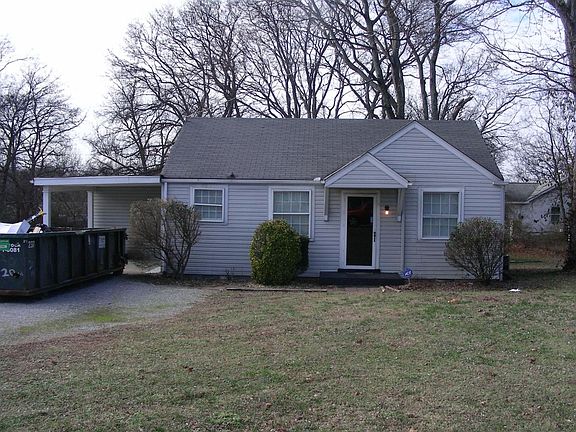 3rd image of 305 Spence Cir