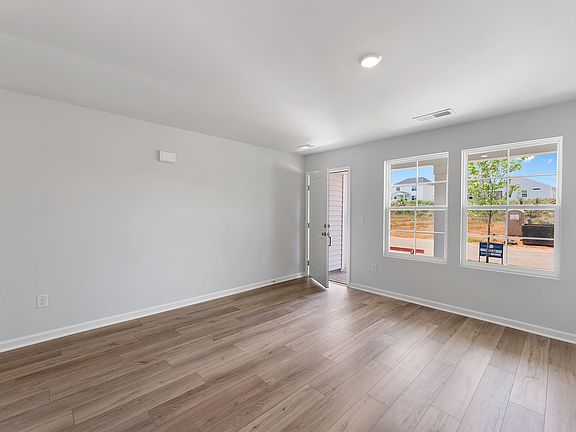 3rd image of 7082 Wingate Dr