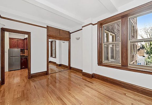 3rd image of 170 W 74th St APT 310