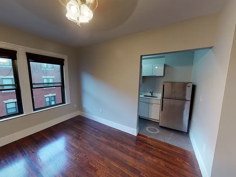 12 Sewall Ave #9 — Photo 2