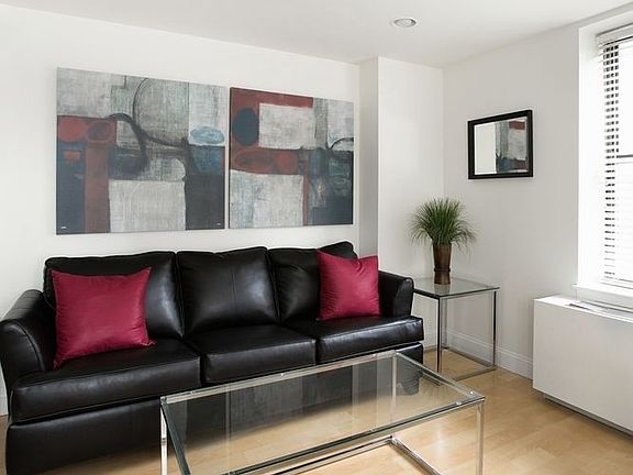 2nd image of 150 W 51st St APT 2019