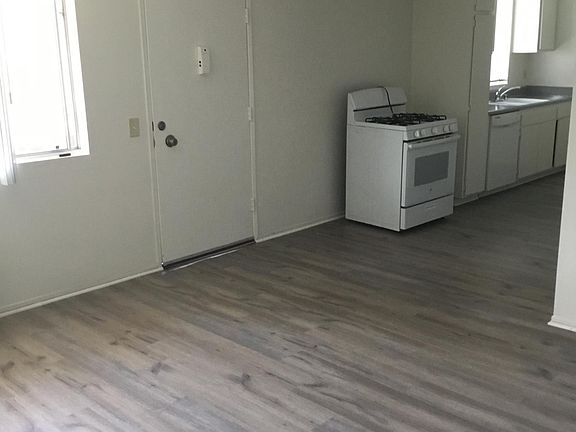 4th image of 1615 W Alameda Ave #223