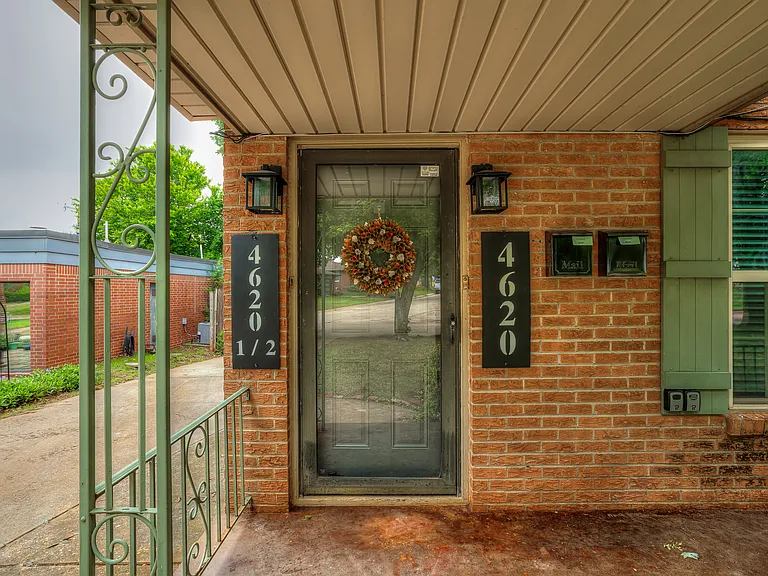 4620 N Harvey Pkwy — Photo 3