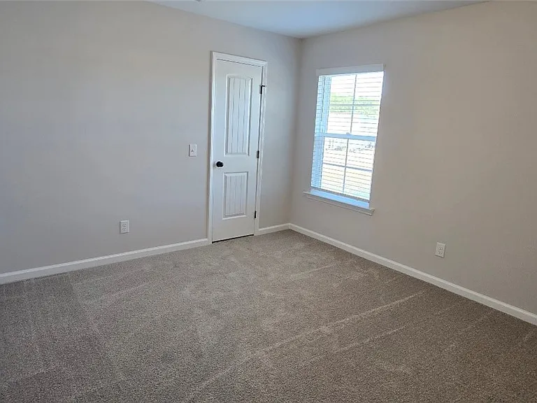 109 Exmoor Cir — Photo 13