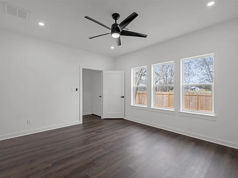 7430 Avenue E — Photo 27