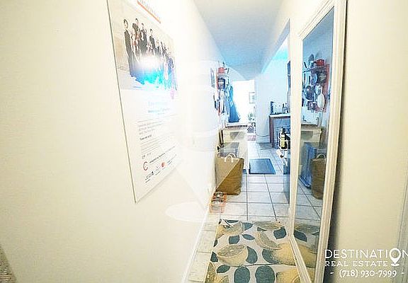 5th image of 30 Garnet St APT 4R