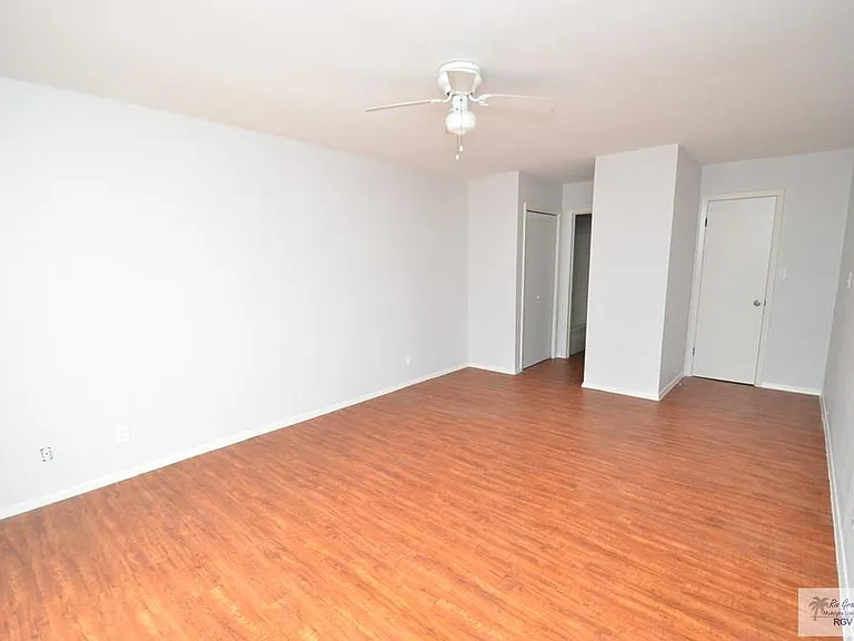 704 Zapata Ave — Photo 11