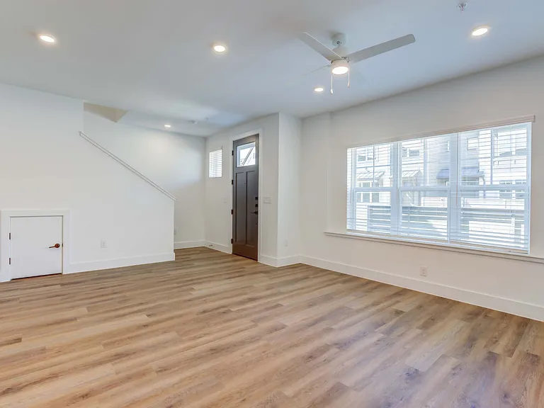 S Brook Dr — Photo 12