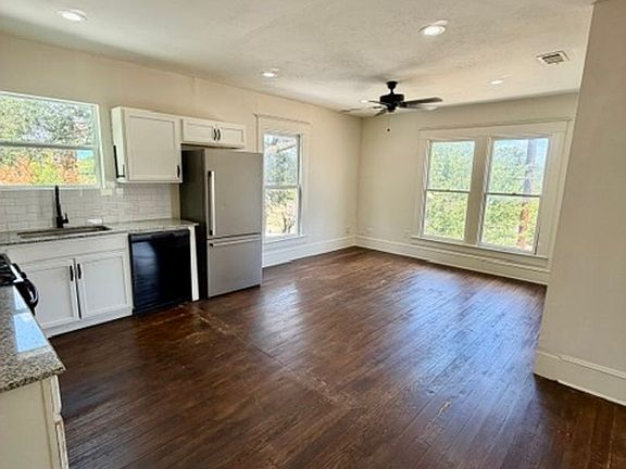 4th image of 2201 Colonial Ave