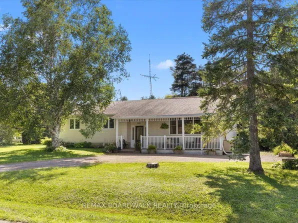 201 Linda Loop, Ottawa, ON K0A 2H0