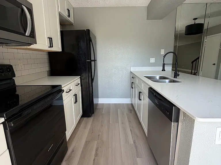5321 Bamboo Ct #4 — Photo 8