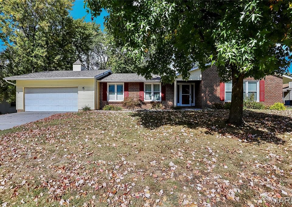 1st image of 104 Lake Point Dr