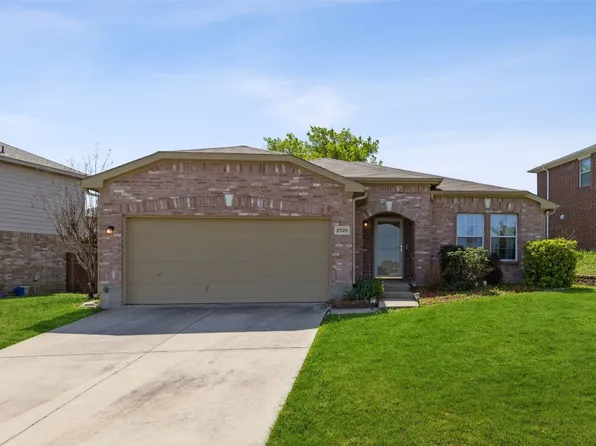 2528 Big Spring Dr, Fort Worth, TX 76120