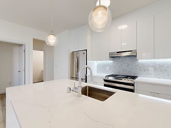 3rd image of 2390 Francisco St APT 103