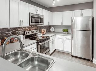 Grays Pointe, Grayslake, IL 60030