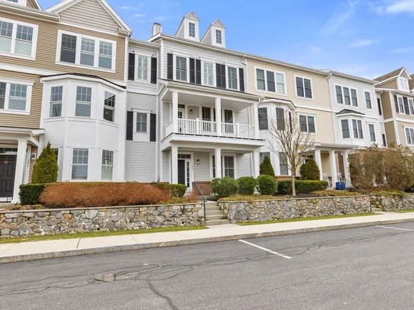 149 Stayner Dr #404, Hingham, MA 02043