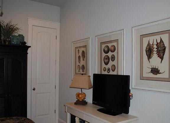 2nd image of 302 Sailhouse Way