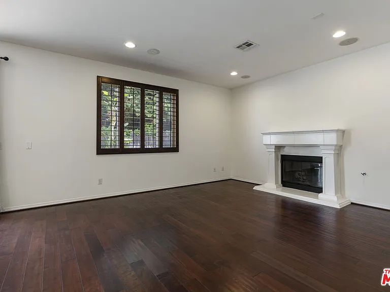 14321 Hortense St — Photo 19