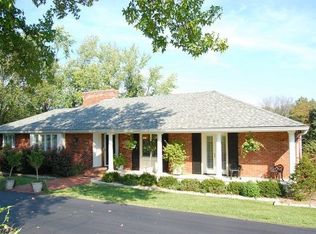 12913 Topping Estates Dr, Saint Louis, MO 63131