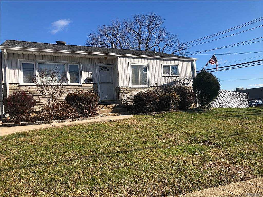 28 Pal St Plainview Ny 11803 Zillow
