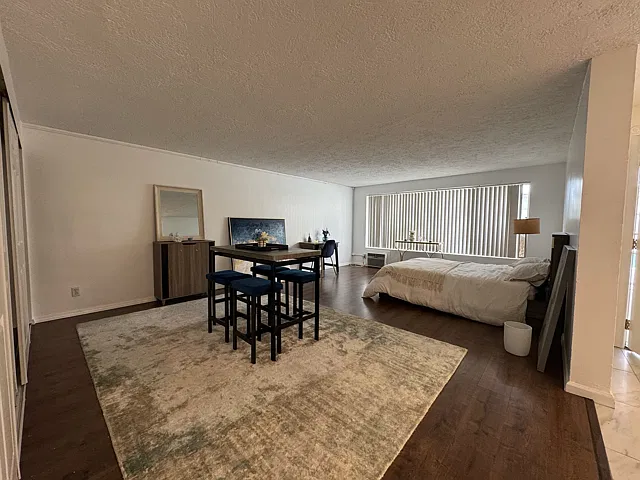 Studio, $1,700 — Photo 2
