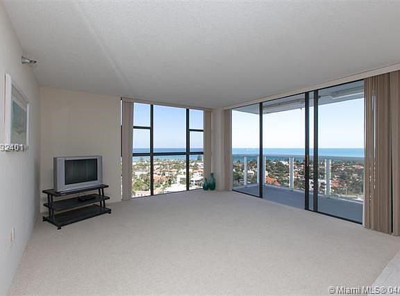 3rd image of 20515 E Country Club Dr APT 1943