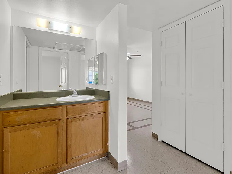 2302 W Colter St — Photo 66