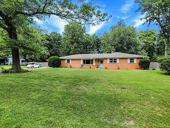 3rd image of 8720 Johns Dr