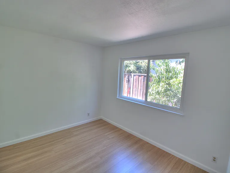 74 Avenida Espana — Photo 14