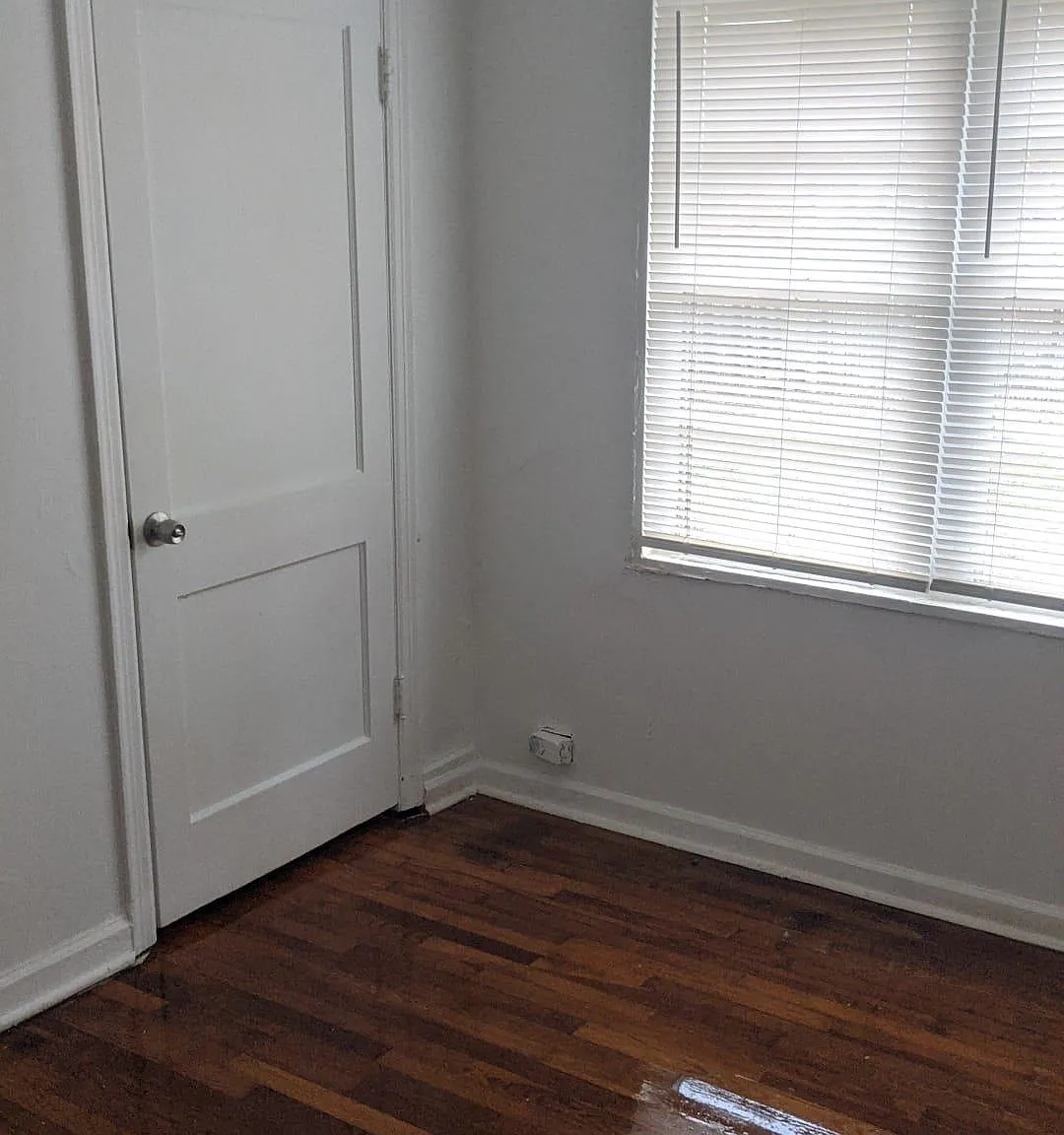 2 bed, 750 sqft, $700 — Photo 3
