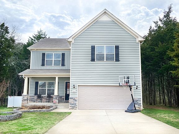 4th image of 721 Silverhill Dr
