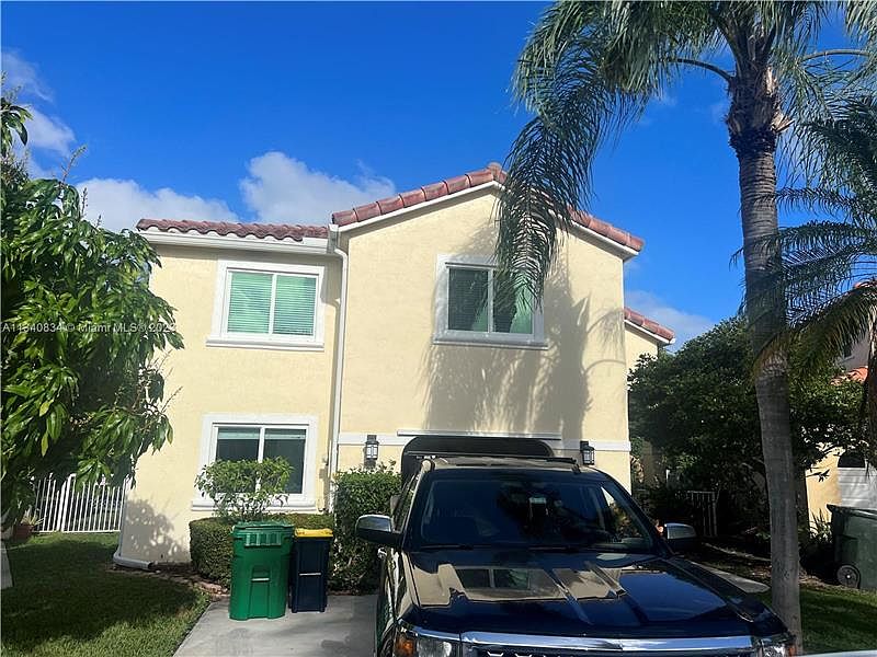 1st image of 1039 SE 6th Ave