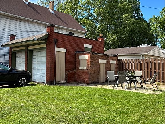 3rd image of 2598 W 10th St